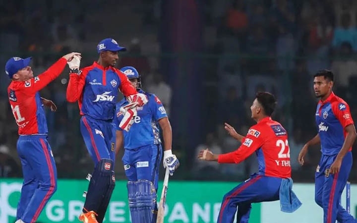 ম্যাচ হারের পর মুস্তাফিজকে নিয়ে যা বললেন ওয়ার্নার