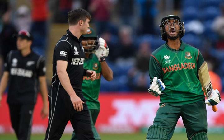 মাঠে ফিরেই রেকর্ড মাহমুদউল্লাহর