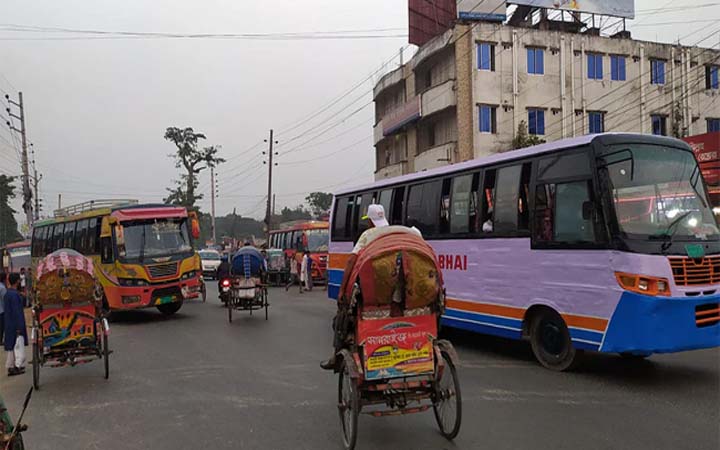 ফরিদপুরে বিএনপির গণসমাবেশ শেষ না হতেই বাস চলাচল শুরু