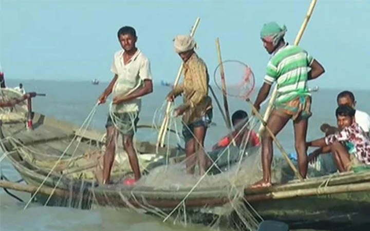 পদ্মা-মেঘনায় ২ মাস মাছ ধরা নিষেধ