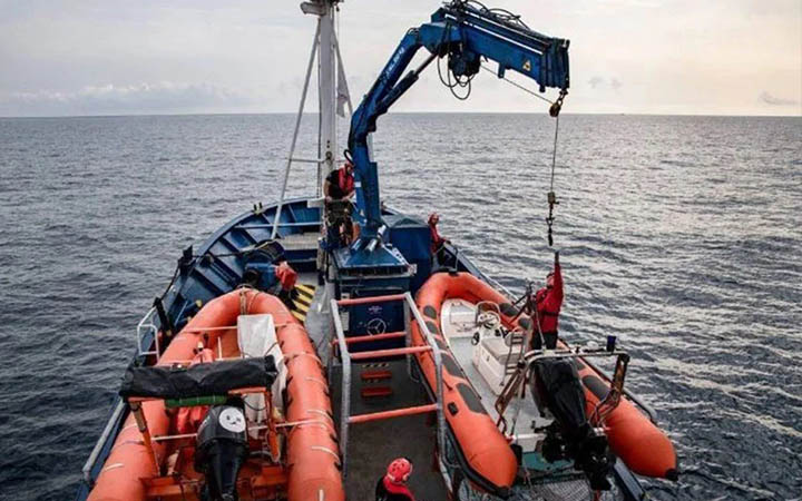 স্প্যানিশ দ্বীপে যাওয়ার পথে নৌকাডুবি; ৩০ অভিবাসীর মৃত্যুর শঙ্কা