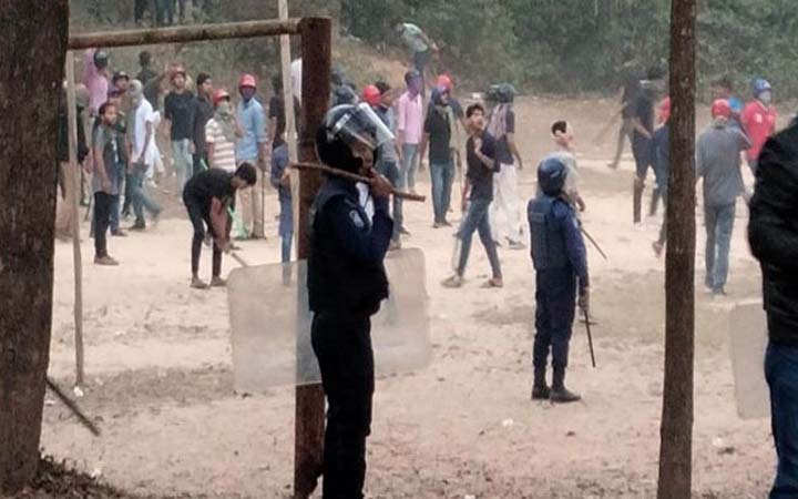 চবি ছাত্রলীগের সংঘর্ষ : ৮ কক্ষ ভাঙচুর, আহত ৩