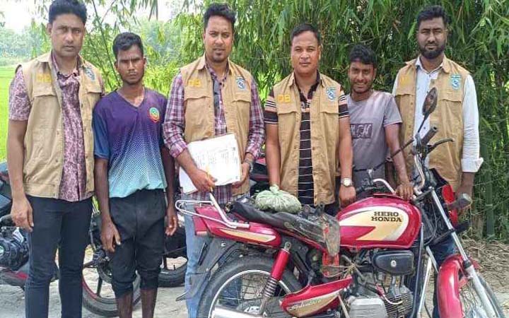 রংপুরে দুই কেজি গাঁজাসহ মোটরসাইকেল জব্দ