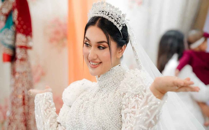 শেখ হাসিনার চরিত্রে অভিনয় করবেন না অপু বিশ্বাস