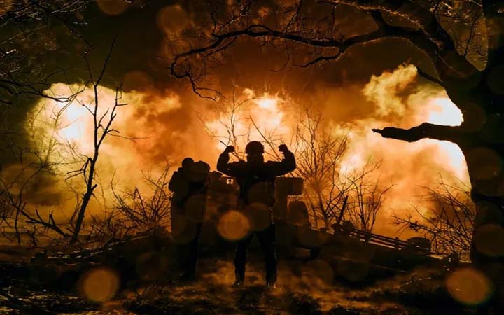 আগুনে ঘি ঢালবেন না, ইউক্রেন ইস্যুতে পশ্চিমাদের চীন