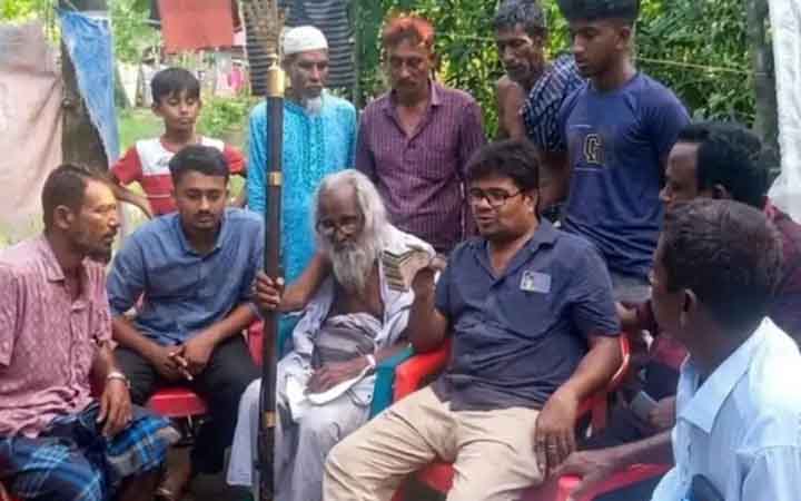 সাগরে হারিয়ে যাওয়া জেলে ফিরলেন ৫৪ বছর পর, এলাকায় চাঞ্চল্য