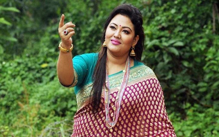 অজ্ঞাত স্থান থেকে গান গাইলেন মমতাজ