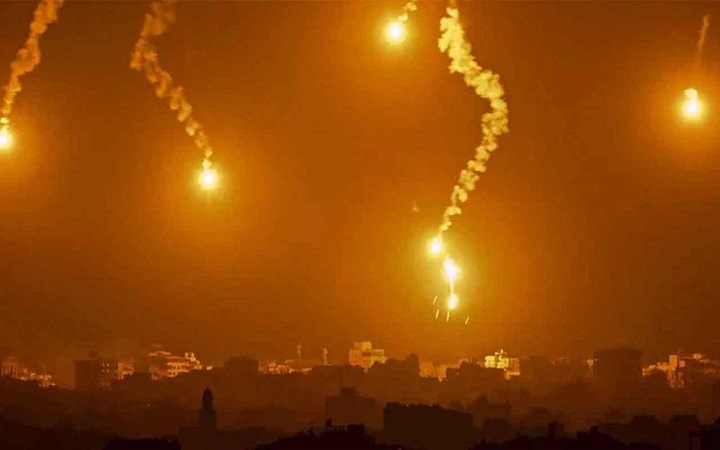 ইসরায়েলে মুহুর্মুহু রকেট হামলা চালিয়েছে হিজবুল্লাহ