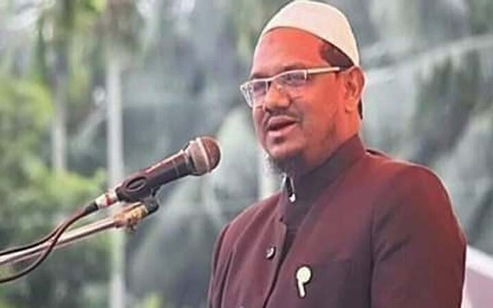 ড. ইউনূসকে ধন্যবাদ দিলেন চরমোনাই পীর