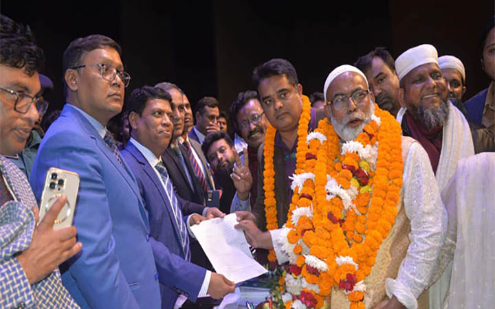 দ্বিতীয় মেয়াদে মেয়র হলেন মোস্তফা