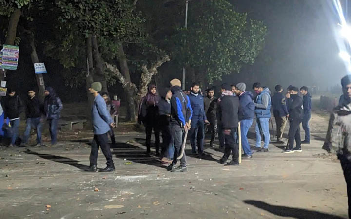 চবি ছাত্রলীগের দু’পক্ষের সংঘর্ষ, আহত ৩