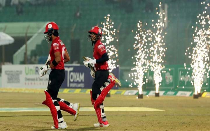 টসে হেরে ব্যাটিংয়ে সাকিবের বরিশাল