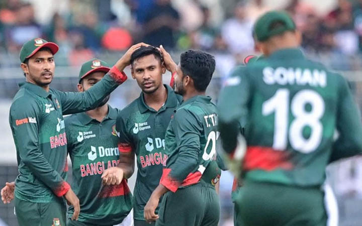 নিউজিল্যান্ড শিবিরে মুস্তাফিজের জোড়া আঘাত