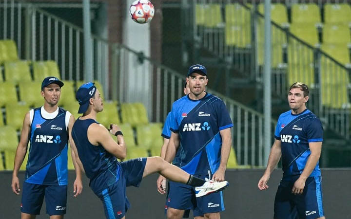 টস জিতে কিউইদের ব্যাটিংয়ে পাঠাল আফগানরা