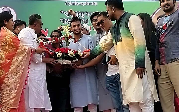 একাধিকবার নির্বাচনী আচরণবিধি লঙ্ঘন করলেন সাকিব