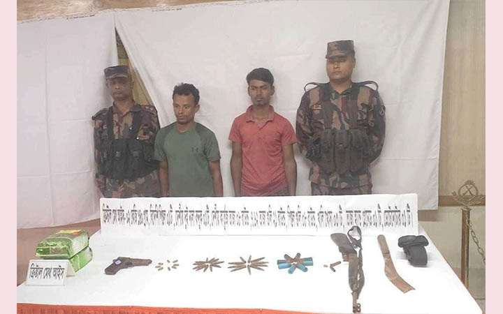 টেকনাফে মাদক, অস্ত্র, গ্রেনেডসহ আটক ৩