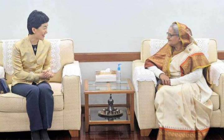 প্রধানমন্ত্রীর সাথে চীনের প্রতিনিধি দলের সৌজন্য সাক্ষাৎ