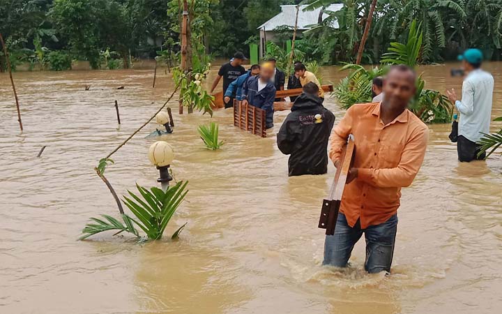 কুমিল্লার বন্যার পানি প্রবেশ করছে চাঁদপুরে, বিস্তীর্ণ অঞ্চল প্লাবিত