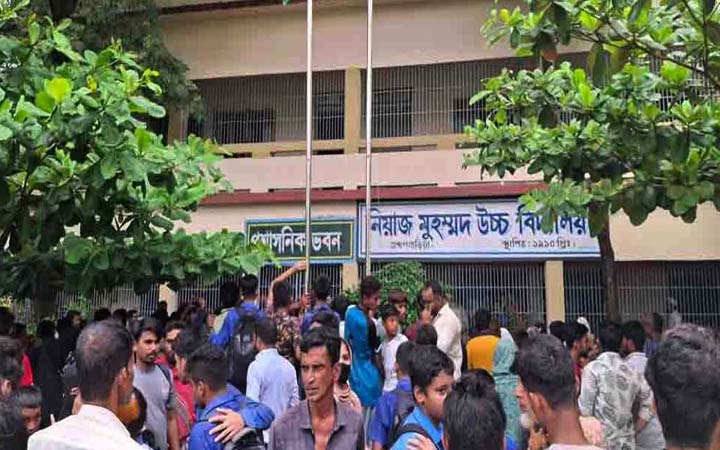 বিদ্যালয়ের সায়েন্স ল্যাবে বিস্ফোরণ, আহত ১০ শিক্ষার্থী