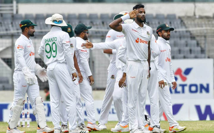 চতুর্থ দিনের খেলা শুরু, জয়ের অপেক্ষায় বাংলাদেশ