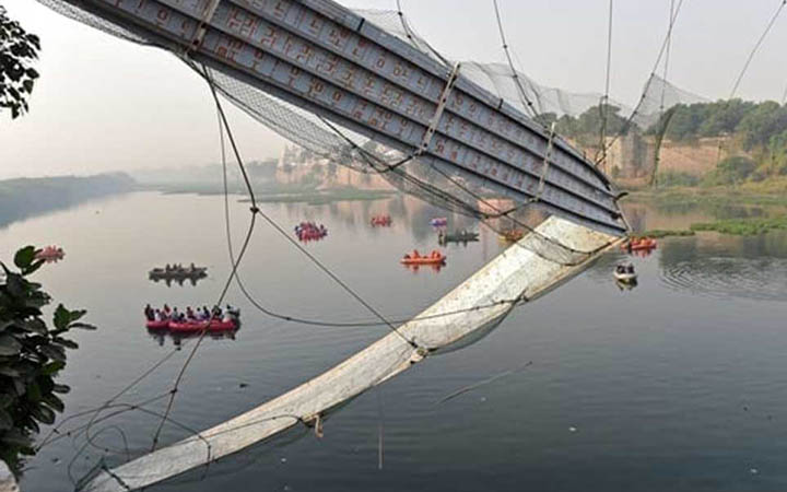গুজরাতে সেতু দুর্ঘটনা : গ্রেফতার ৯