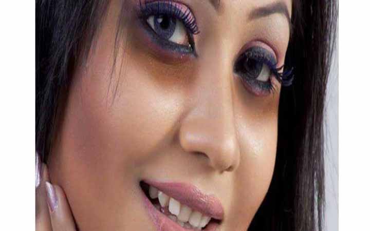 চোখের নিচের কালি দূর করবেন যেভাবে