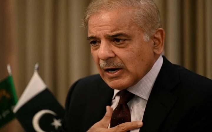 পাকিস্তানের অর্থনীতিকে ধ্বংসের জন্য ইমরান খান দায়ী : শেহবাজ শরিফ