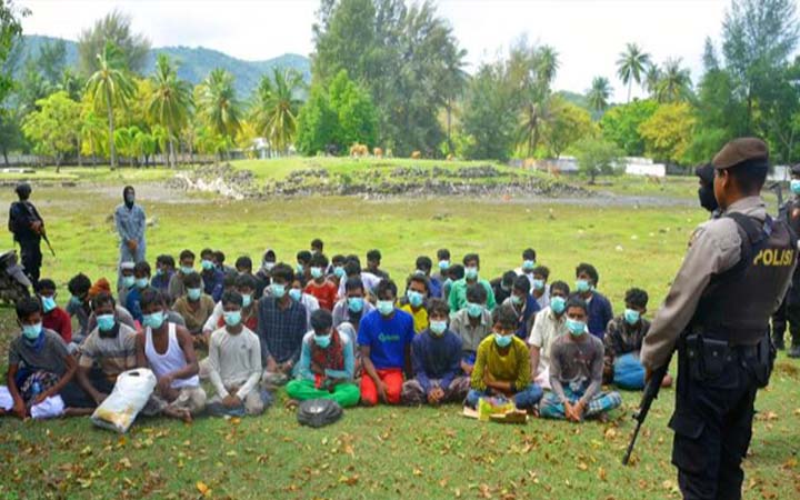 ইন্দোনেশিয়ার সৈকতে ৫৮ রোহিঙ্গার অবতরণ