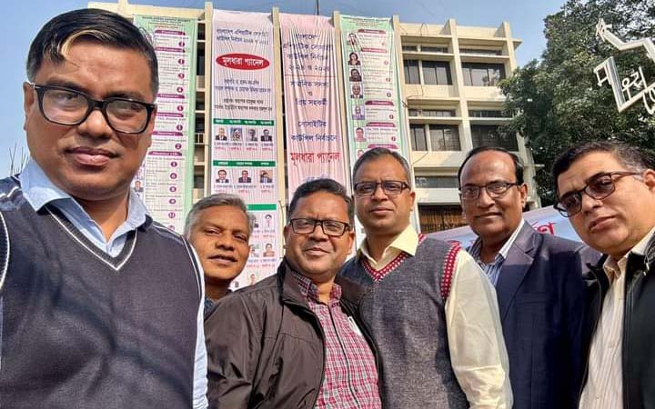 বিশ্ববিদ্যালয় রেখে ভিসির নির্বাচনী কাজে ঢাকায় পাবিপ্রবির শিক্ষক-কর্মকর্তারা