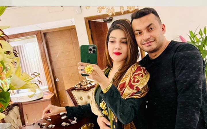 একটি এসএমএসে ভাঙে মাহির সংসার