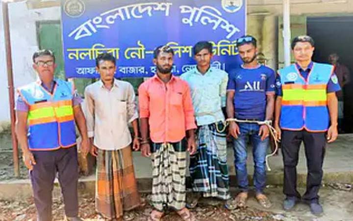 নোয়াখালীতে এক মণ ইলিশসহ ৪ জন আটক