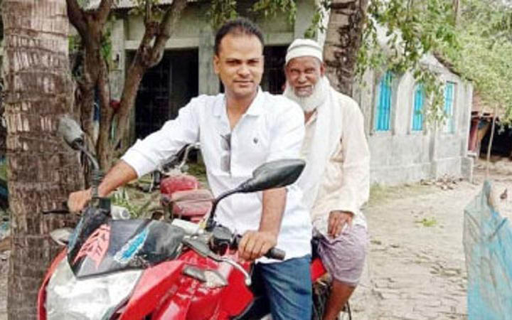 ছেলে গ্রেফতারের খবরে বাবার মৃত্যু