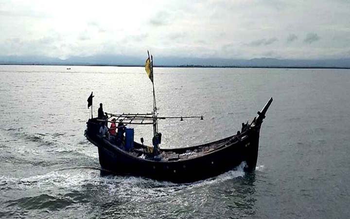 আরও ১৪ বাংলাদেশিকে ধরে নিয়ে গেল ‘আরাকান আর্মি’