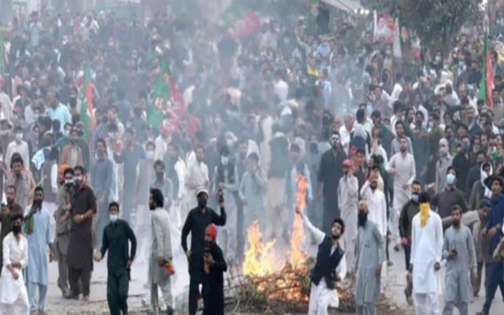 পাকিস্তানে জরুরি অবস্থা জারি হবে!