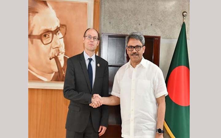শাহরিয়ার আলমের সাথে জাতিসঙ্ঘের বিশেষ দূতের সাক্ষাৎ