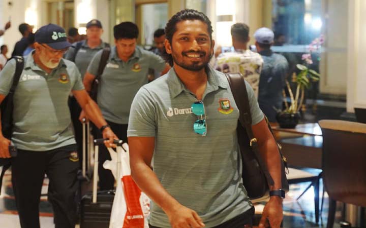 ভক্তদের উদ্দেশে আবেগঘন বার্তা বিজয়ের