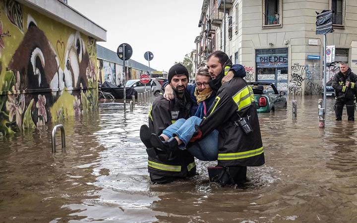 বন্যায় বিপর্যস্ত ইতালির মিলান