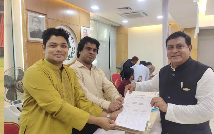 নোয়াখালী-৪ আসন:আ'লীগের মনোনয়ন ফরম নিলেন শিহাব উদ্দিন শাহিন