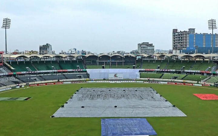 ঢাকা টেস্ট : বৃষ্টিতে পরিত্যক্ত দ্বিতীয় দিনের খেলা