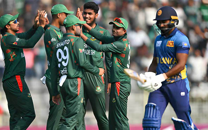 টসে হেরে ফিল্ডিংয়ে টাইগাররা