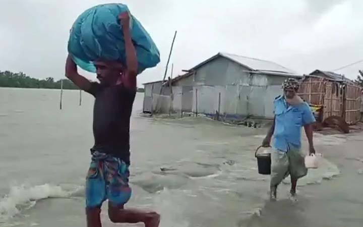 ঘূর্ণিঝড় রিমালের তাণ্ডবে সাতক্ষীরায় ১৫ কিলোমিটার বেড়িবাঁধ ক্ষতিগ্রস্ত