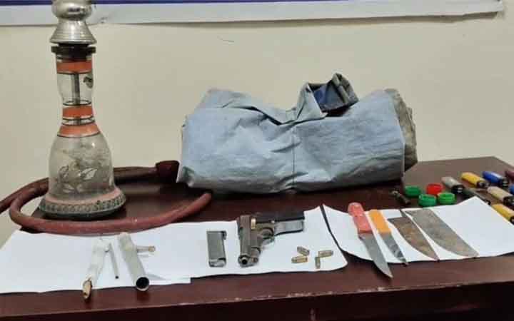 মাদক কারবারির বাড়ি থেকে পিস্তল গুলি উদ্ধার
