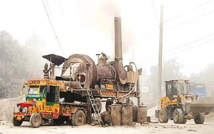 রাজবাড়ীতে এলজিইডির সড়ক সংস্কার কাজে ভয়াবহ বায়ুদূষণ, অতিষ্ঠ জনজীবন