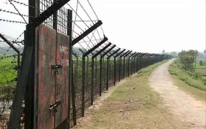 লালমনিরহাটে ১২ জনকে পুশ-ইনের চেষ্টা রুখে দিল বিজিবি ও গ্রামবাসী