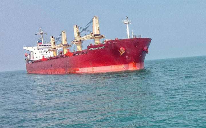 রেকর্ড পরিমাণ কয়লা নিয়ে পায়রায় ১০.২০ মিটার গভীরতার জাহাজ