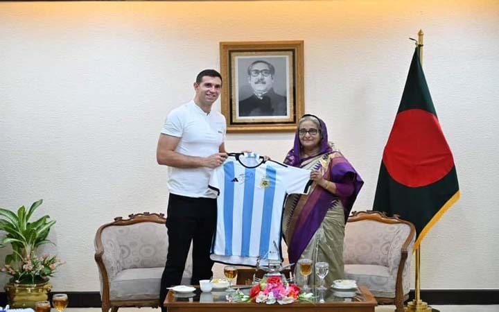 প্রধানমন্ত্রীর সঙ্গে সৌজন্য সাক্ষাৎ করলেন মার্টিনেজ