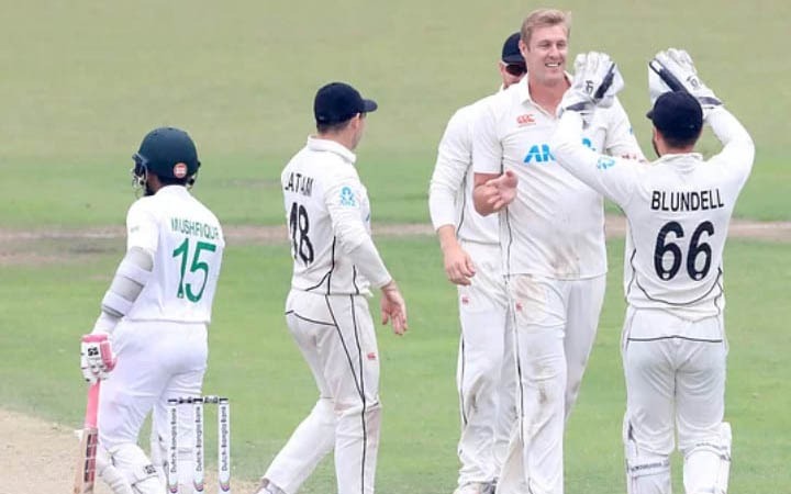 ১৭২ রানেই অলআউট বাংলাদেশ