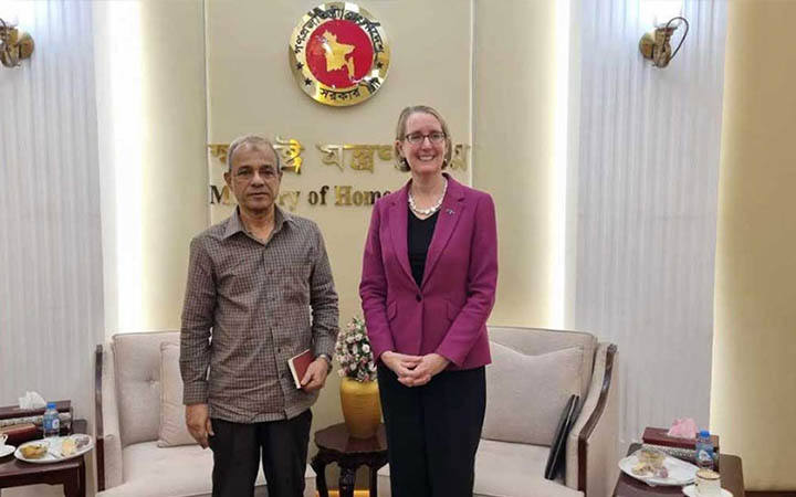 পুলিশ বাহিনী সংস্কারে সহায়তা করতে পারে যুক্তরাজ্য
