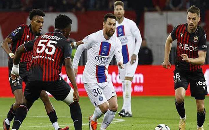 মেসি জাদুতে জয়ে ফিরল পিএসজি