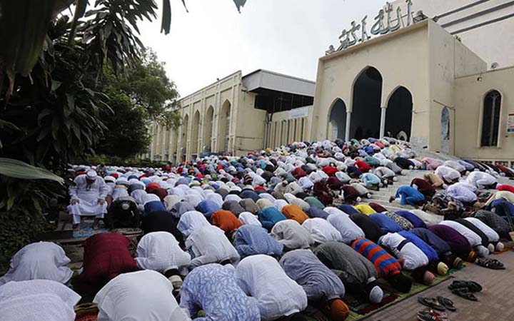 বায়তুল মোকাররমে ঈদের দ্বিতীয় ও তৃতীয় জামাত অনুষ্ঠিত